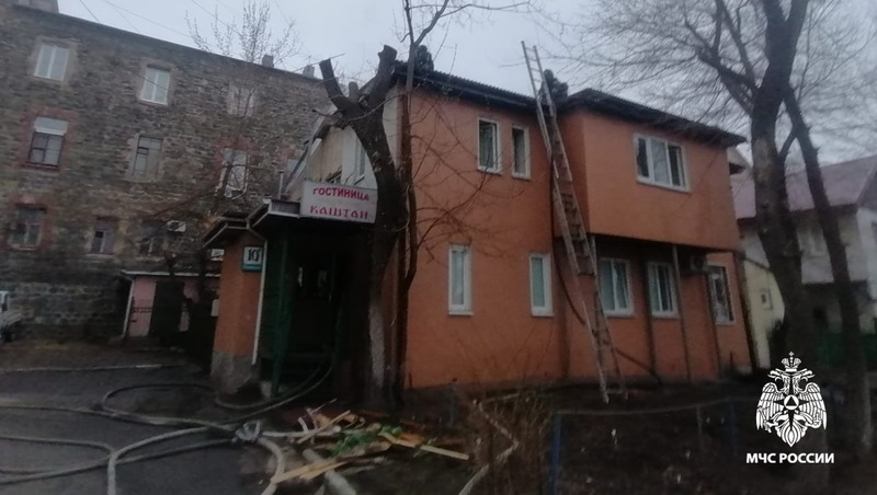 СК и прокуратура нашли нарушения в сгоревшей гостинице во Владивостоке